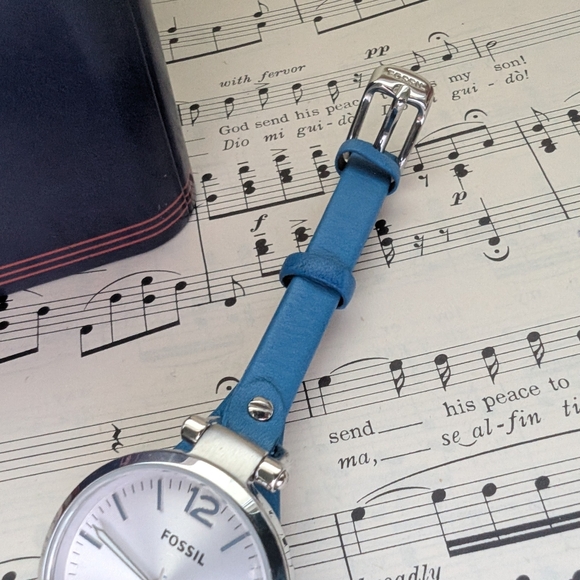 Fossil Silver and Blue Wearable Watch - Picture 6 of 11